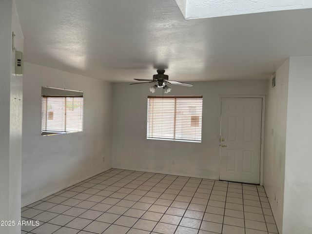 4206 W CALAVAR Road, Phoenix, AZ 85053