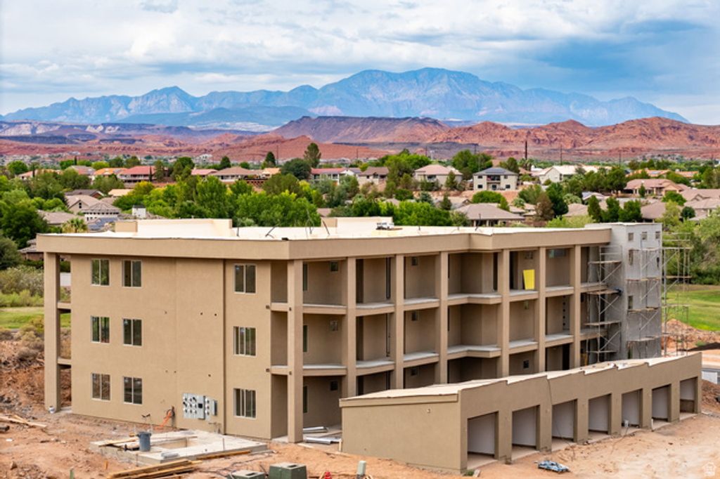 Image 5 of property listing at 271 N COUNTRY LN #60, St. George, UT 84770
