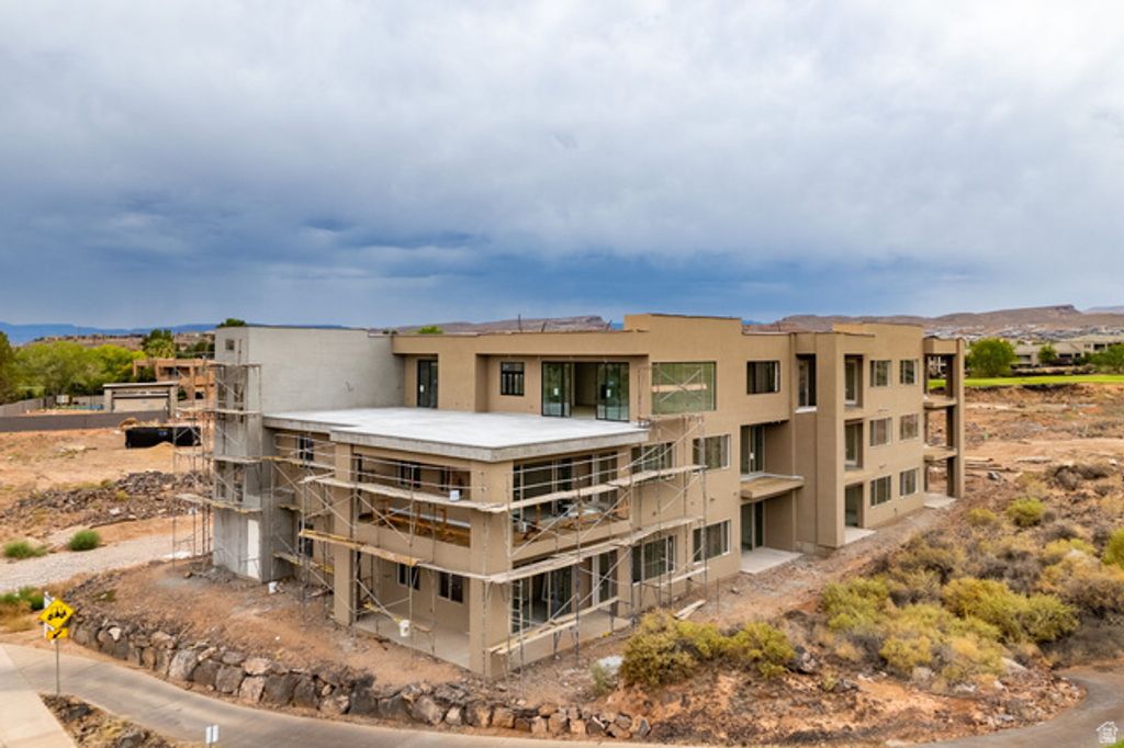 Image 7 of property listing at 271 N COUNTRY LN #60, St. George, UT 84770