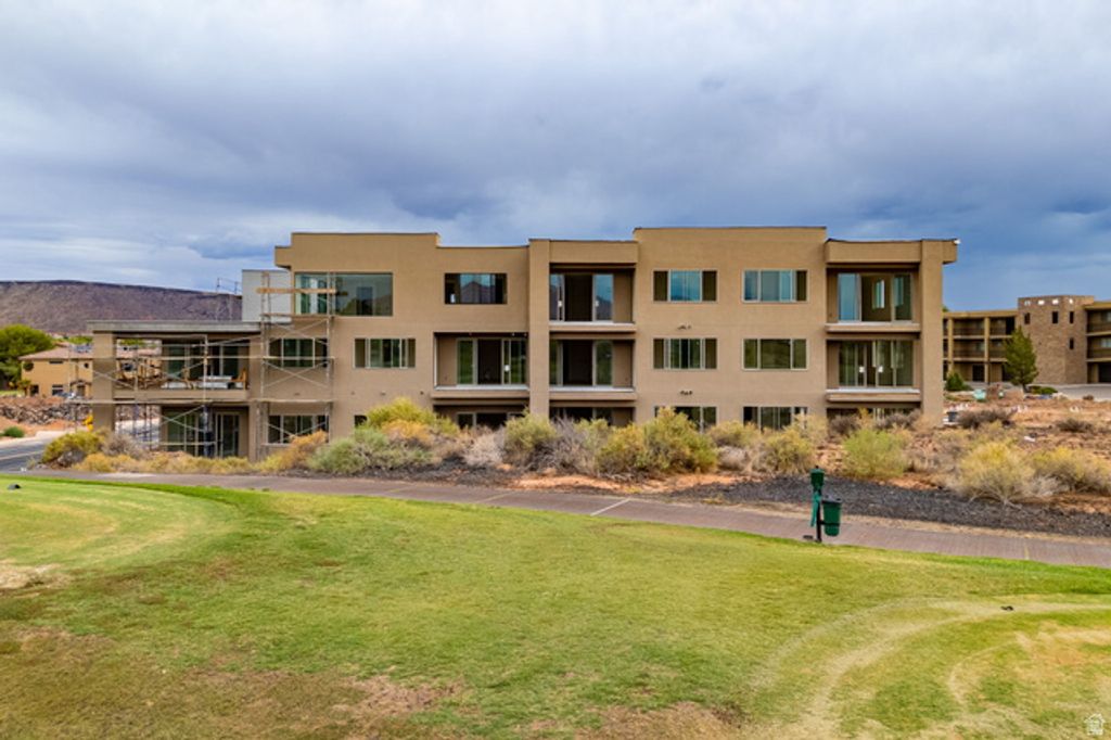 Image 8 of property listing at 271 N COUNTRY LN #60, St. George, UT 84770