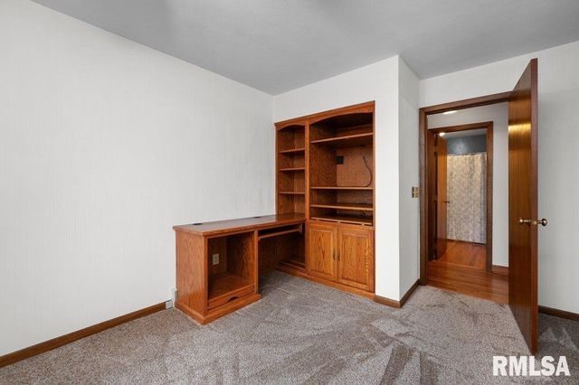 4828 6TH Avenue, Moline, IL 61265