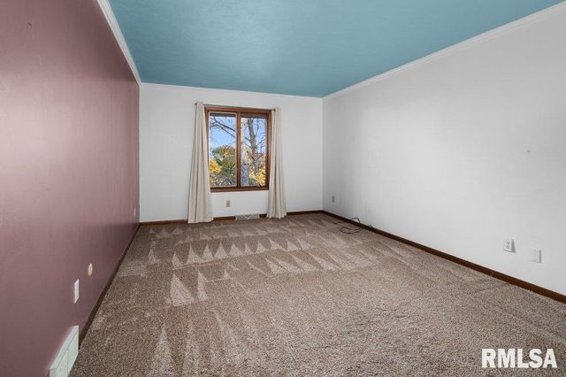 4828 6TH Avenue, Moline, IL 61265