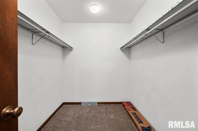 4828 6TH Avenue, Moline, IL 61265