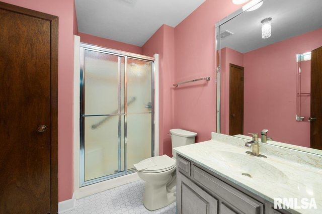 4828 6TH Avenue, Moline, IL 61265