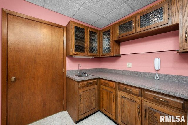 4828 6TH Avenue, Moline, IL 61265