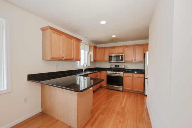 58 Arrow Lane, Raymond, NH 03077