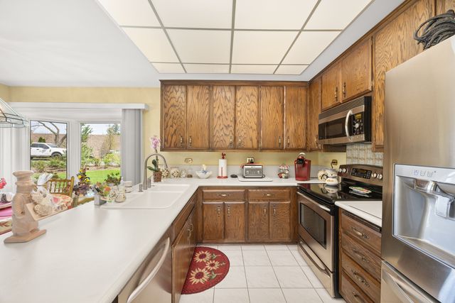 186 Briarwood Loop, Oak Brook, IL 60523