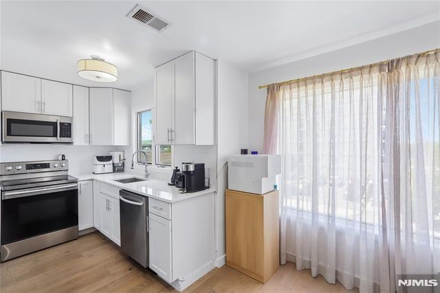 1315 15th Street, Fort Lee, NJ 07024