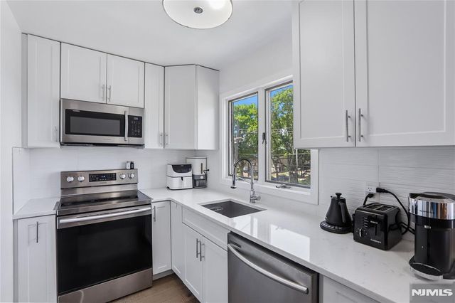 1315 15th Street, Fort Lee, NJ 07024