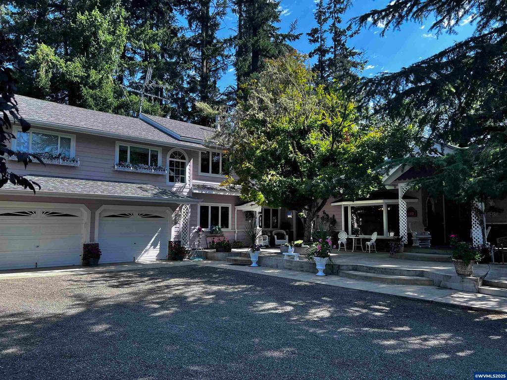 1300 Fair Oaks Rd, Oakland, OR 97462