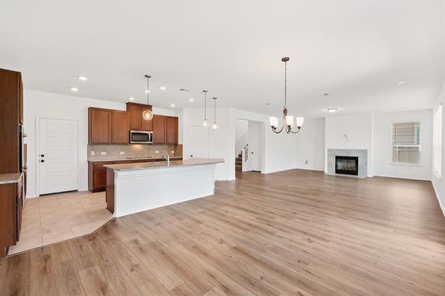 210 McGinnis TRL, Kyle, TX 78640