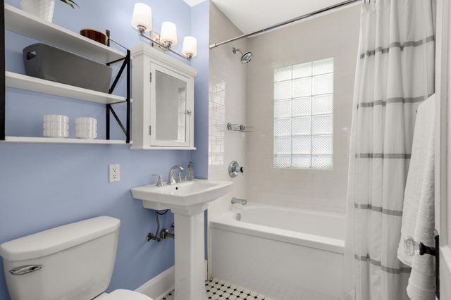 5325 Chowen Avenue S, Minneapolis, MN 55410