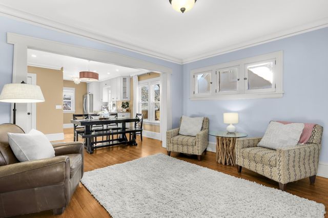 5325 Chowen Avenue S, Minneapolis, MN 55410