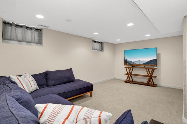 5325 Chowen Avenue S, Minneapolis, MN 55410