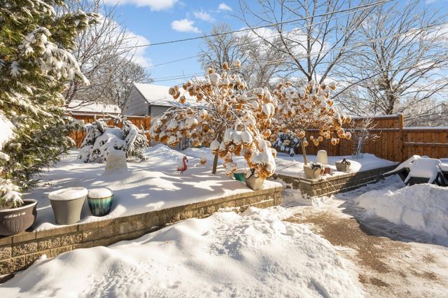 5325 Chowen Avenue S, Minneapolis, MN 55410