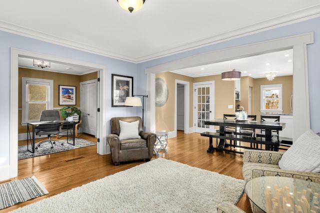 5325 Chowen Avenue S, Minneapolis, MN 55410