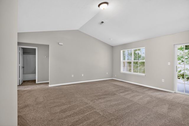 1876 Tamara Way, Spartanburg, SC 29301