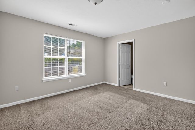 1876 Tamara Way, Spartanburg, SC 29301