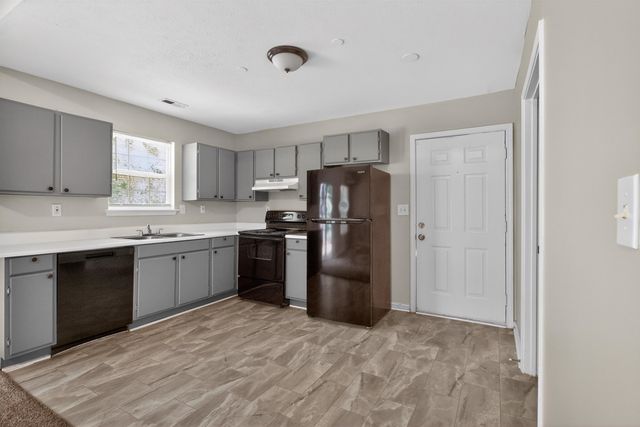 1876 Tamara Way, Spartanburg, SC 29301