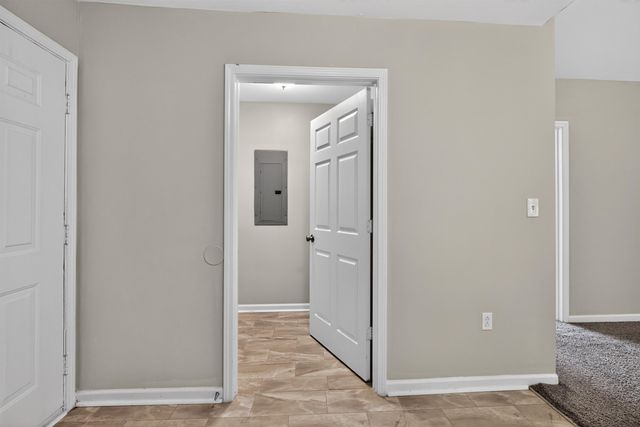 1876 Tamara Way, Spartanburg, SC 29301