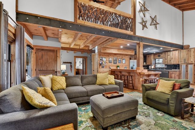 134 Hemlock Circle, Blue Ridge, GA 30513