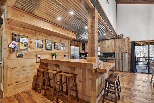 134 Hemlock Circle, Blue Ridge, GA 30513