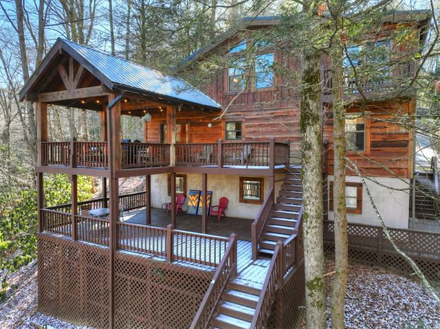 134 Hemlock Circle, Blue Ridge, GA 30513