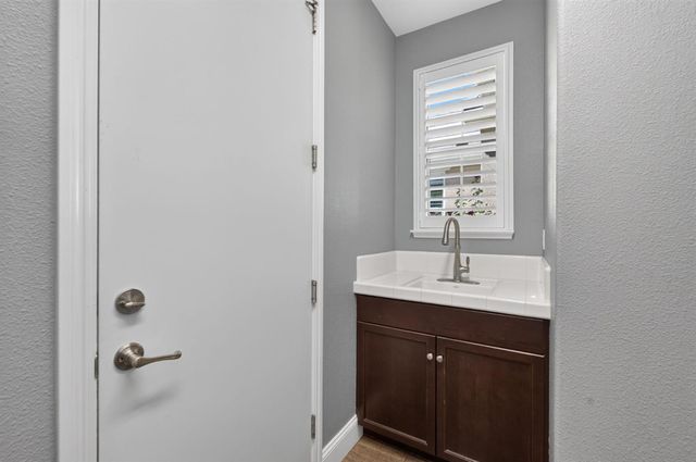 3665 Prescott Avenue, Clovis, CA 93619