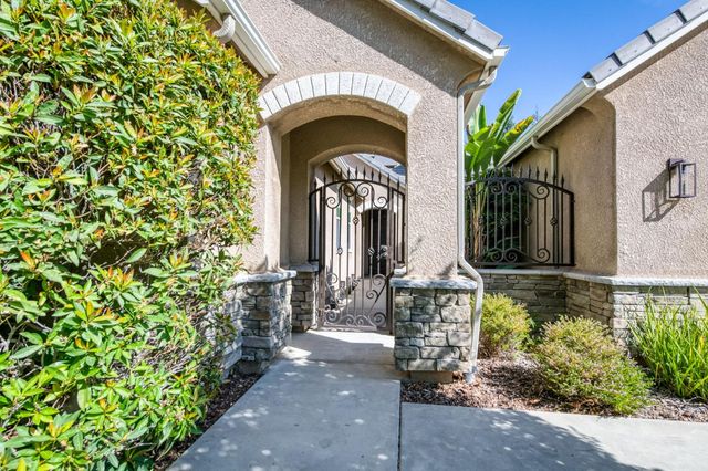 3665 Prescott Avenue, Clovis, CA 93619