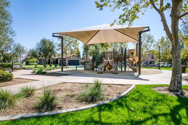 3665 Prescott Avenue, Clovis, CA 93619
