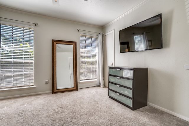 4017 Buena Vista Street 109, Dallas, TX 75204