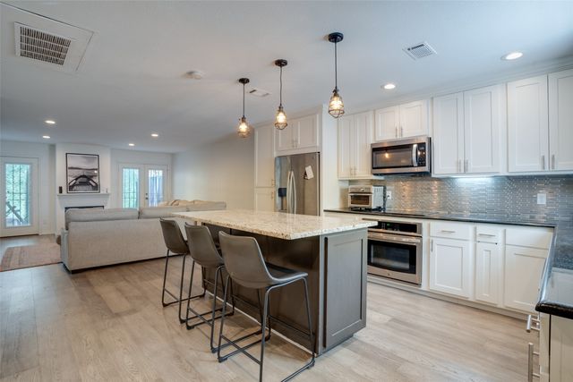 4017 Buena Vista Street 109, Dallas, TX 75204