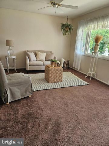 2015 SUMMIT AVE, Croydon, PA 19021