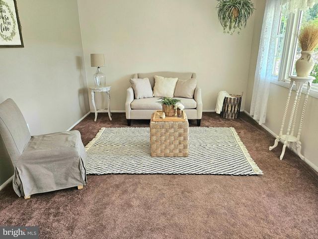 2015 SUMMIT AVE, Croydon, PA 19021