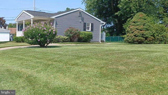 2015 SUMMIT AVE, Croydon, PA 19021