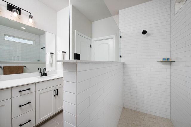 104 Palo Brea LOOP, Hutto, TX 78634