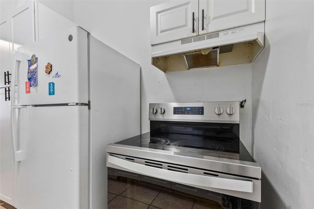 1042 W HILLCREST DRIVE, Cocoa, FL 32922