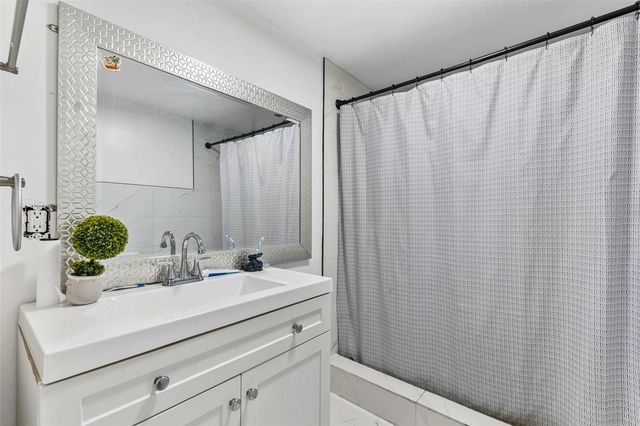 1042 W HILLCREST DRIVE, Cocoa, FL 32922