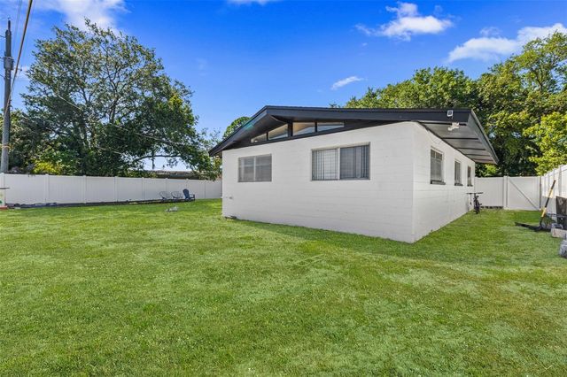 1042 W HILLCREST DRIVE, Cocoa, FL 32922