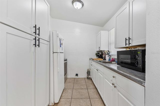 1042 W HILLCREST DRIVE, Cocoa, FL 32922