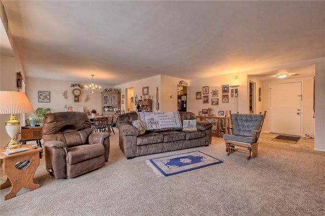 3 Alta Vita Drive 104, Hempfield Twp, PA 15601