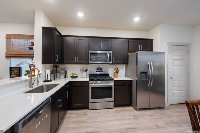 127 NEW HAMPTON WAY, San Marcos, TX 78666