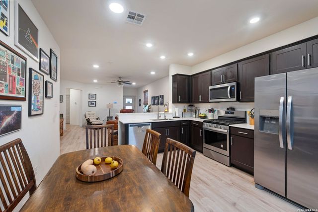 127 NEW HAMPTON WAY, San Marcos, TX 78666