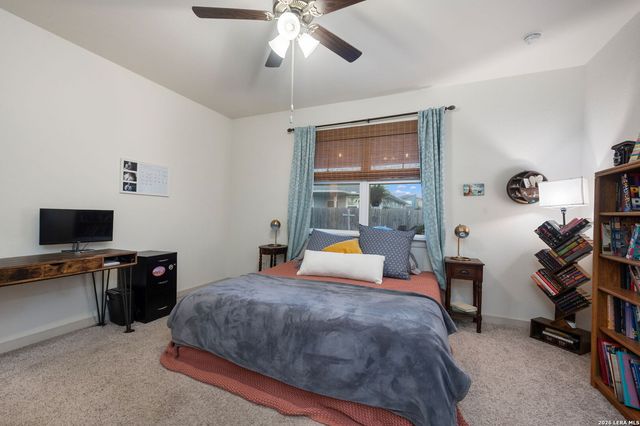 127 NEW HAMPTON WAY, San Marcos, TX 78666