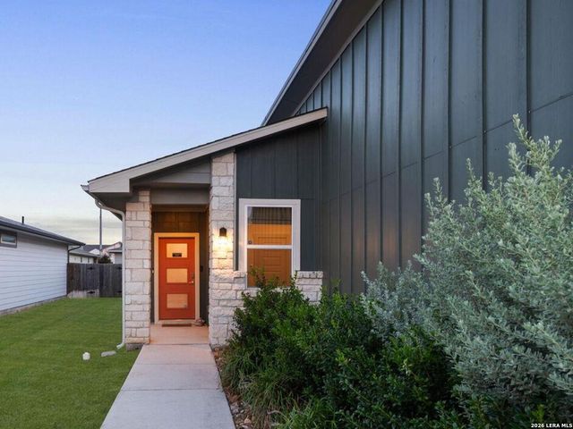 127 NEW HAMPTON WAY, San Marcos, TX 78666