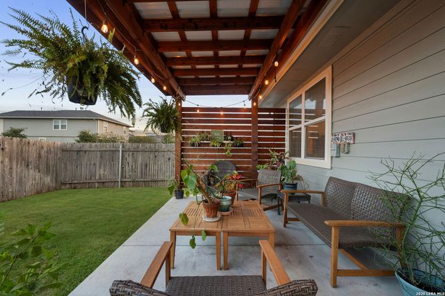 127 NEW HAMPTON WAY, San Marcos, TX 78666