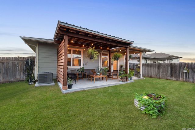 127 NEW HAMPTON WAY, San Marcos, TX 78666