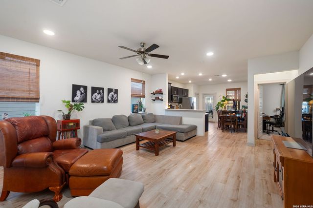 127 NEW HAMPTON WAY, San Marcos, TX 78666