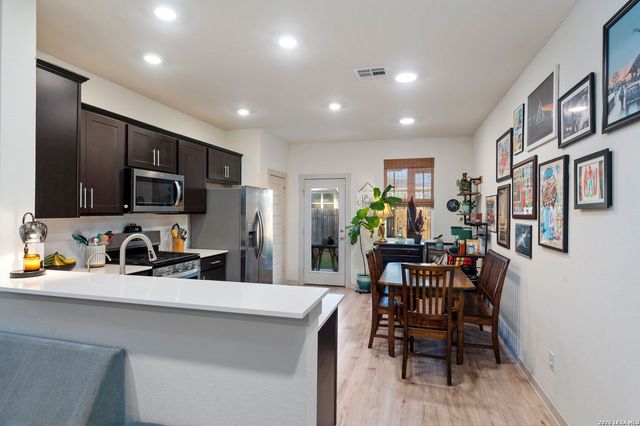 127 NEW HAMPTON WAY, San Marcos, TX 78666