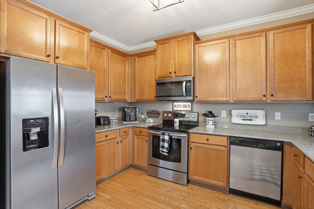 Image 17 of property listing at 9657 S Carousel Circle, Summerville, SC 29485